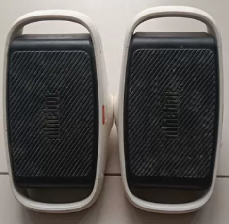 米家平衡车 有一只通电  另外一只没电没用...