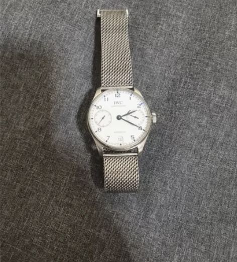 缺钱出售，手表一块，带了一年，走时精准，复...