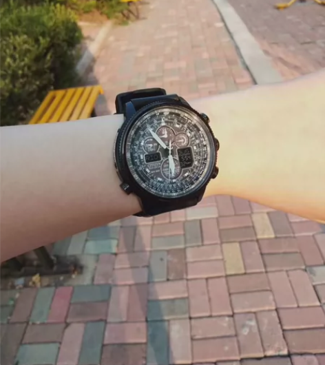 citizen西铁城手表男光动能多局电波表...