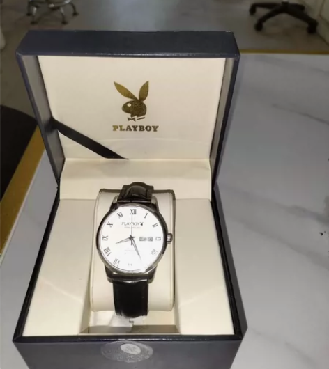 手表闲置。 感兴趣的话点“我想要”和我私聊...