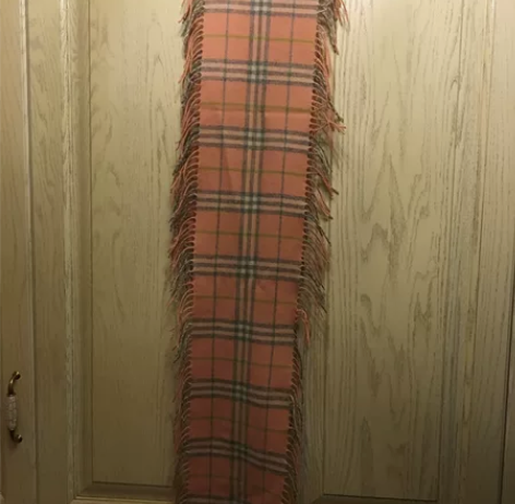 羊毛围巾,9.5新,仅围过一次 感兴趣的话...