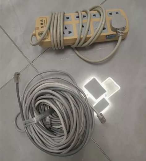 三根网线，一个至少3米 一个大约2米 一个...