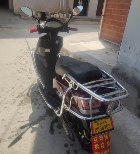 台铃电动车，电池72V，充满电能跑55公里...