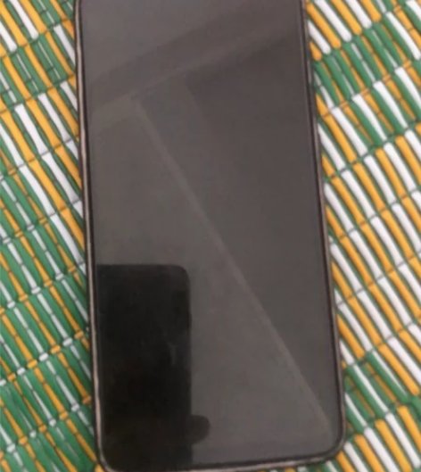 小米9战损机 128g内存 虽然外观不好但...