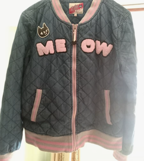 牛仔棒球薄棉外套，春秋季节可穿。a02品牌...