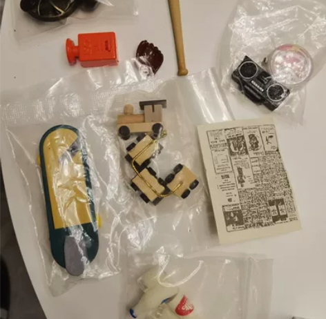 日系食玩一组 包含柯南滑板 木制小火车合金...