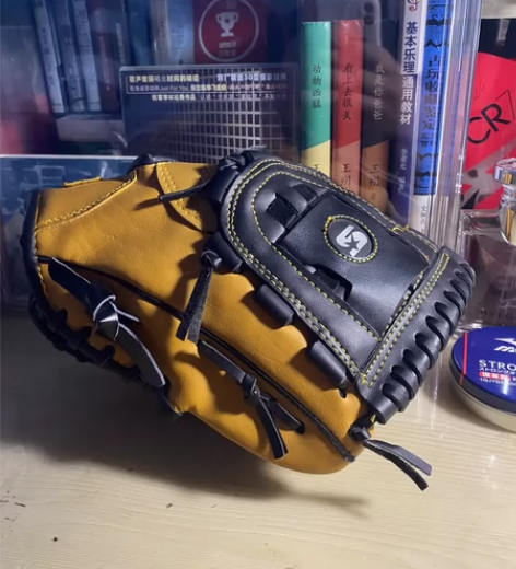 棒球手套,右投的,11的 之前用过一段时间...