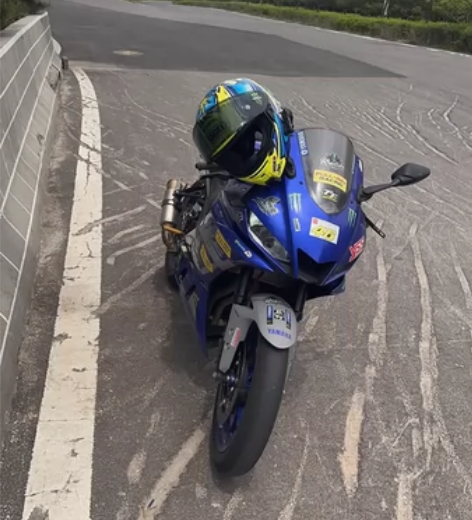 雅马哈r3，22年4月上牌，8000公里，...