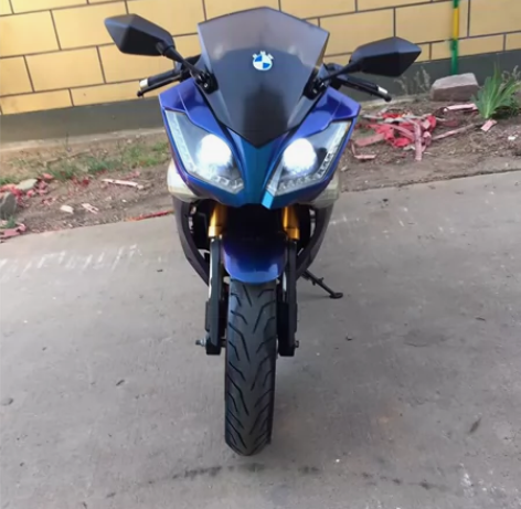 极品嘎嘎新宝马款大跑车,双缸水冷400动力...