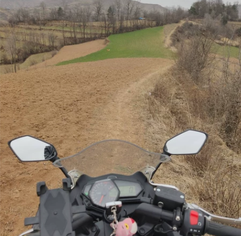 基本全新摩托车跑车国四在家闲放，200cc...