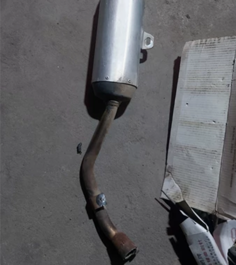 银钢200拆车排气，成色如图，没有锈，有个...