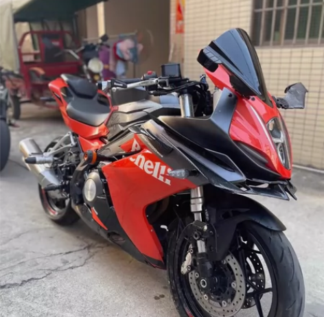 21年贝纳利飓风302 国四电喷双缸同步3...