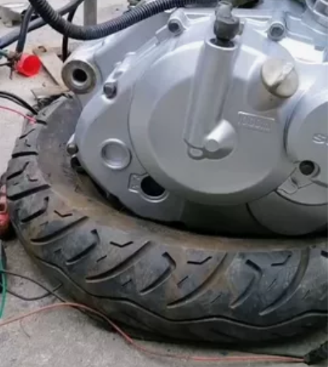 铃木钻豹K3带平衡轴发动机，运费自理喜欢的...