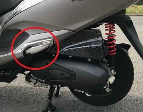 新款本田LEAD125后脚踏电镀件装饰件2...