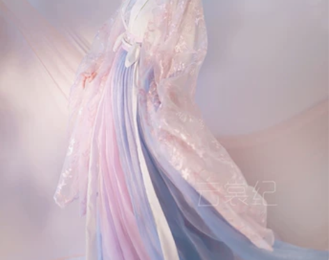 云裳纪   xs码 可换lo，jk 卖价1...