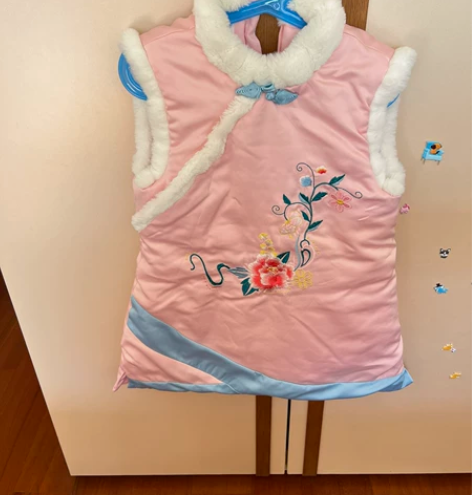 女童新年唐装小棉服 尺码130cm 适合6...