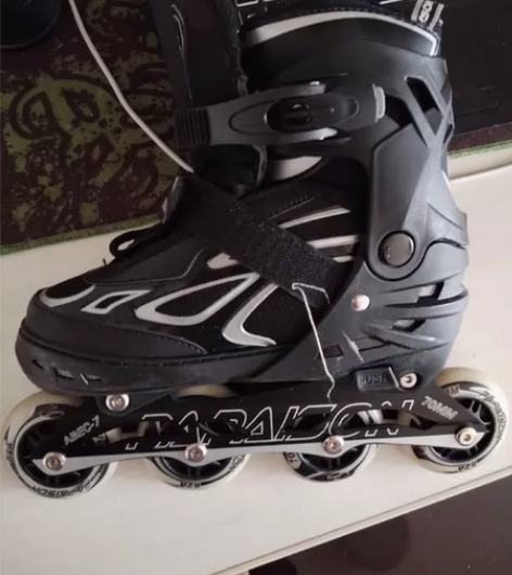 滑冰鞋，买回来就玩了一次，孩子不喜欢，护具...