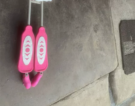 儿童滑板车,成色如图,不邮寄,只自提自提,...