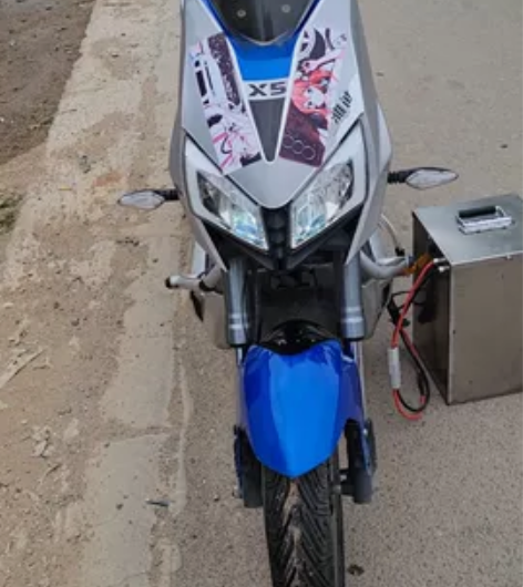 雅迪x5智慧版，全车原装没电池，瑕疵部分视...