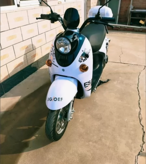 九成新二手电动车 毕业生低价转让电动车 因...