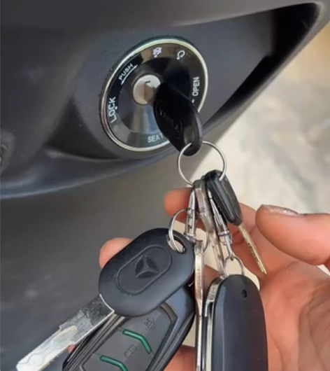 雅迪电动车，7220自己定义9成新，两套原...