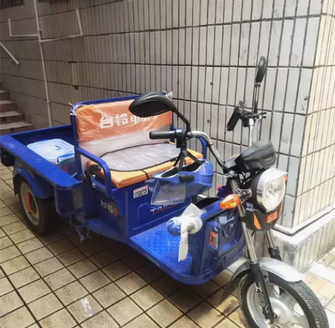 台铃60伏20安石墨烯电池，九成新大轮毂，...