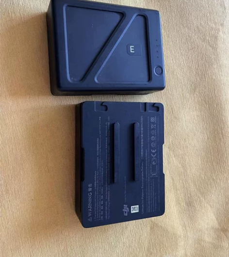 大疆悟2原装TB50智能电池,很多组,两个...