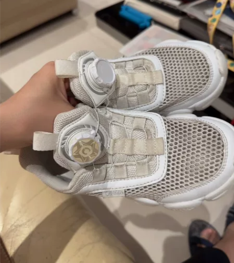 男女童休闲鞋，夏款，白色，33码，内长21...