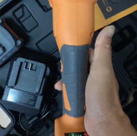 柜台样机，东工无刷角磨机，235两电一充包...