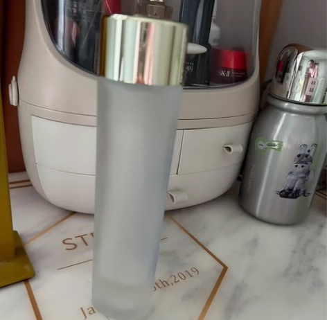 出雅诗兰黛微精华露瓶 感兴趣的话点“我想要...