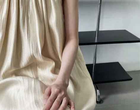 挂脖绑带吊带裙女夏高级感气质显瘦设计感小众...