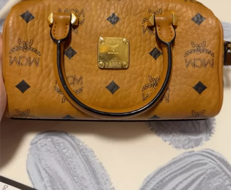 MCM波士顿 9.5成新 成色保养的很不错...