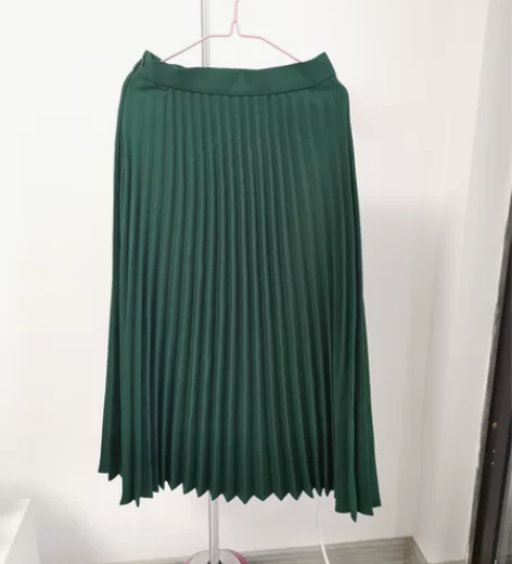 纯色白色百褶裙薄款自带安全裤仅试穿 感兴趣...