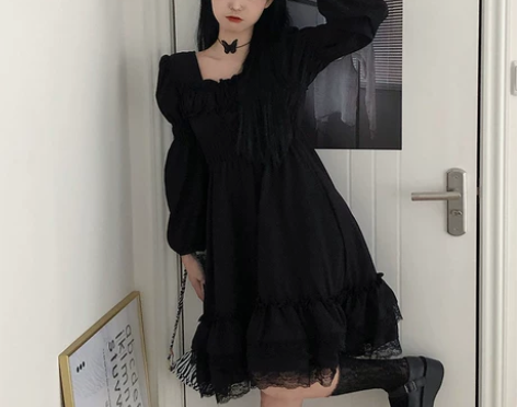 甜酷风暗黑色方领蕾丝蓬蓬公主裙法式长袖连衣...