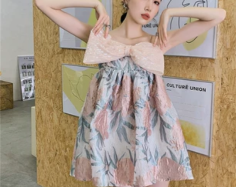 重工连衣裙设计感小众夏季闪闪珠片大蝴蝶结粉...