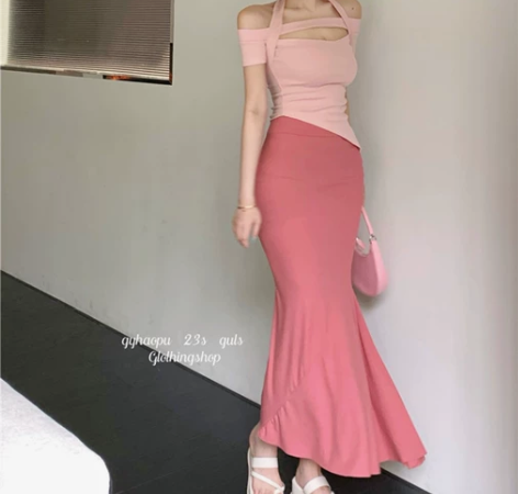 不规则包臀鱼尾长裙 感兴趣的话点“我想要”...