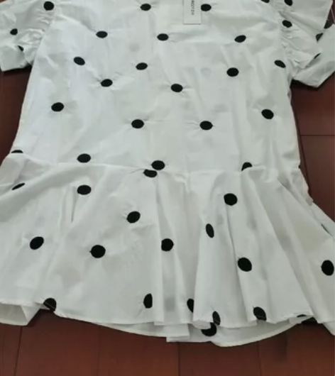 全新纯棉白色波点，鱼尾连衣裙，有吊牌，11...
