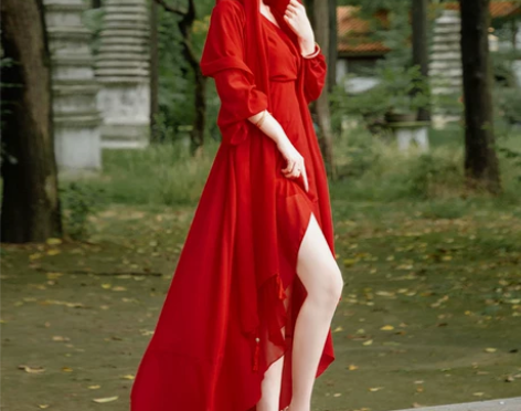 大红色民族风连衣裙西藏旅游衣服女沙漠出游拍...