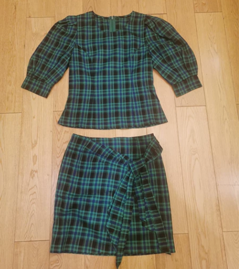 aiangel艾安琪学院风套装 上衣有点泡...