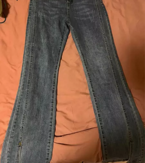 微喇叭裤，几乎全新50出，买来110 感兴...