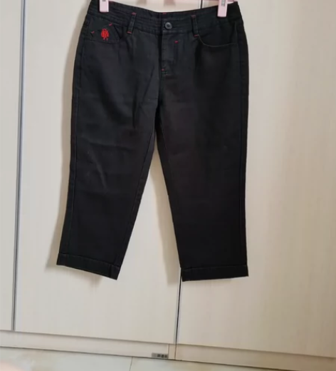 谜底牛仔七分裤，S码，腰围68，穿的不多，黑色的M码，腰围7...