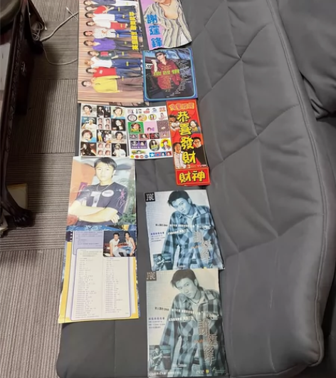 謝霆鋒 貼紙、彩頁、拉頁、唱片廣告 实物拍...