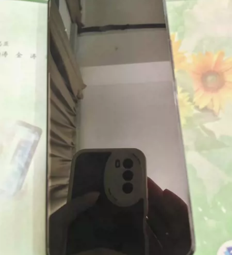 ?红米k50至尊版  8+256  去年1...