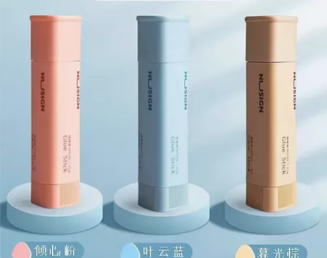 得力纽赛三角形固体胶学生用固体胶棒高粘度学...