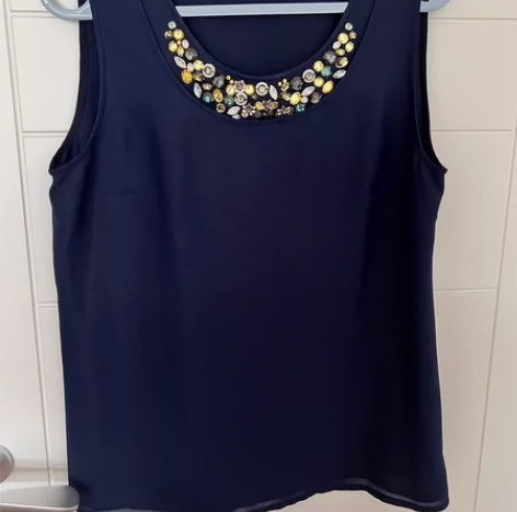 lilly正品重工装饰内搭藏蓝色背心 专柜...