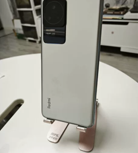 红米k50 12+256银迹版本，成色9....