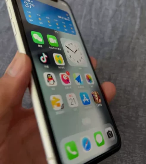iPhone11国行白色，内存128，整机...