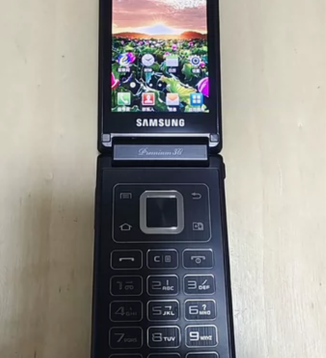 好事成双2个三星W999 2个手机之包屏幕...