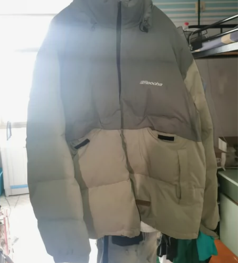 汤米羽绒服，2个色，反季价超赞，喜欢的私。...