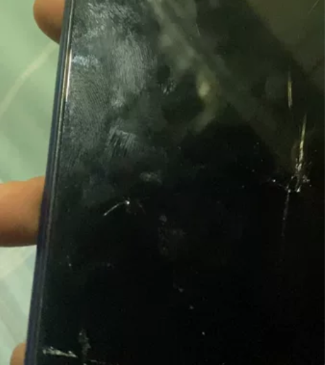 vivo z5x 6+128屏幕碎裂换过原...